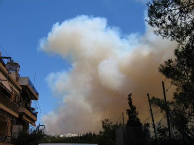 Feuer in Athens Stadtteil Papagou